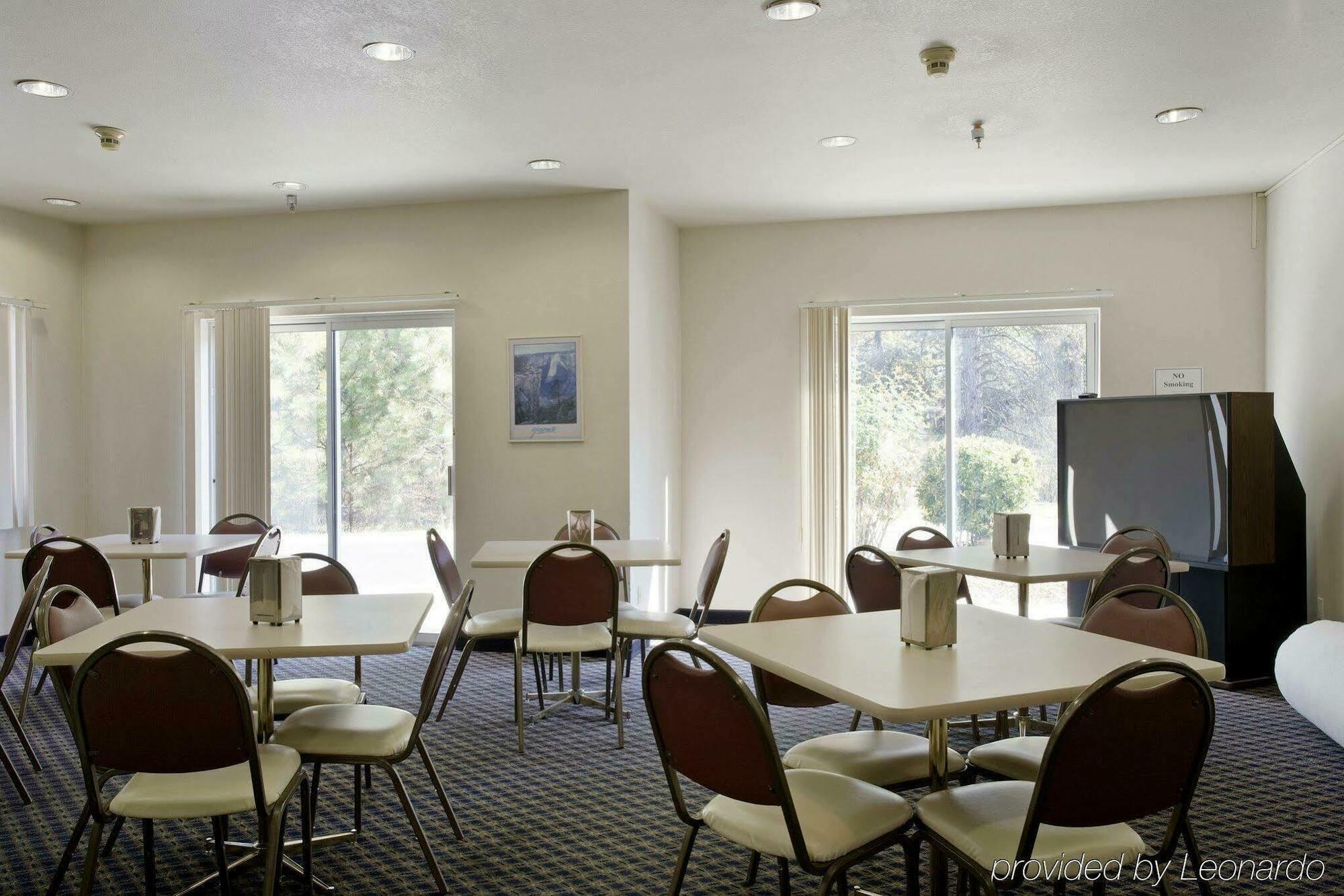 Vista Yosemite Inn Oakhurst Restaurant photo